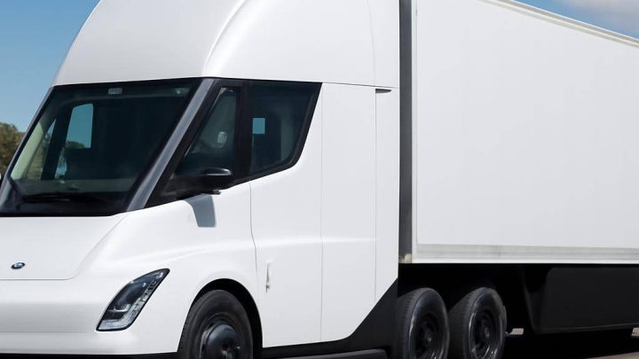 Tesla Semi, 2027’de Avrupa yollarına çıkmaya hazırlanıyor