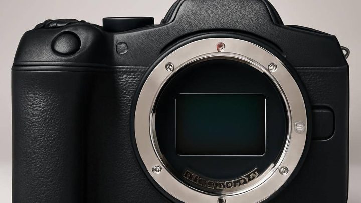 Canon EOS R8 Mark II, gövde içi sabitlemeyle duyuruldu