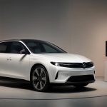 Opel STX Concept Paris’te sergilendi: Elektrikli station wagon