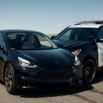 Tesla sürücüsü FSD açıkken uyudu, devriye araçlarına çarptı